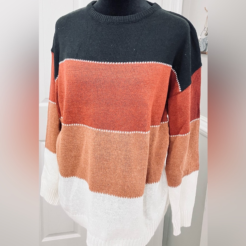 Color Block Sweater - Picture 5 of 8